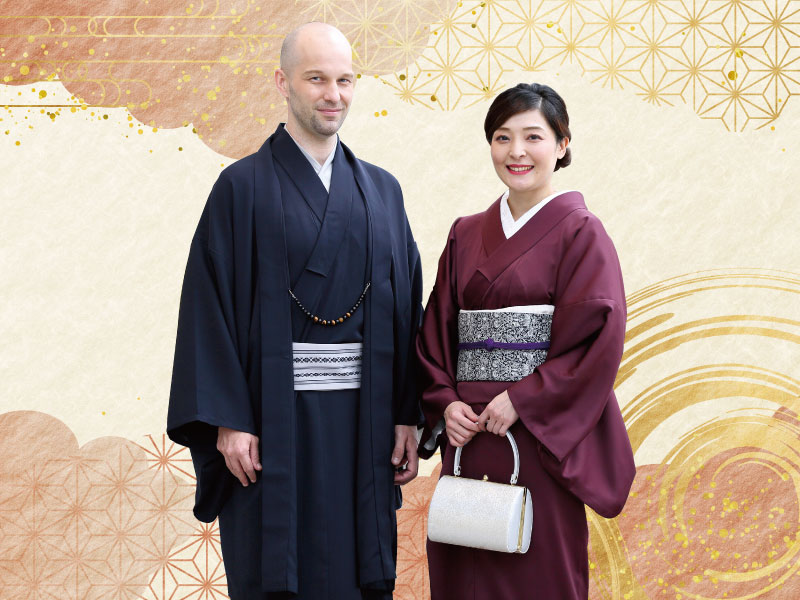 着物を着た男女